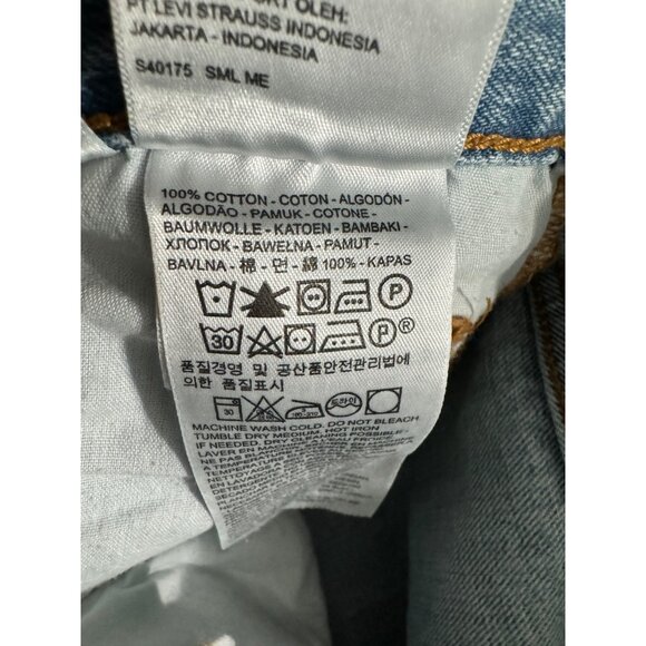 Levi's 501 light wash button fly one hundred percent cotton raw hem size 27x30 - Picture 4 of 7